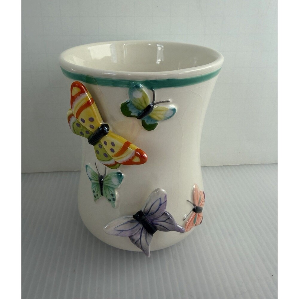 Allure 3D Butterfly Cup Vase Holder Y2K Bathroom Decor Cottage Core Shabby Chic
